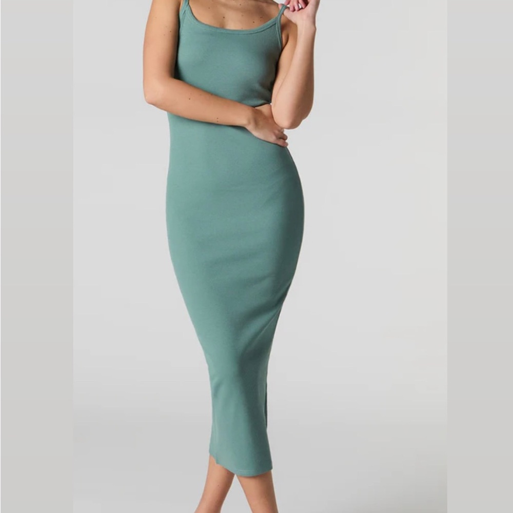 Sleek Green Midi Dress